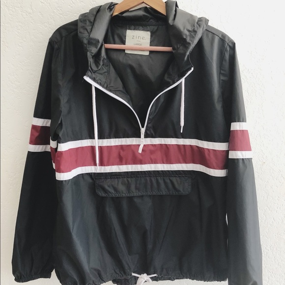 Zine Shiloh Black & Burgundy Packable Windbreaker - Picture 5 of 6